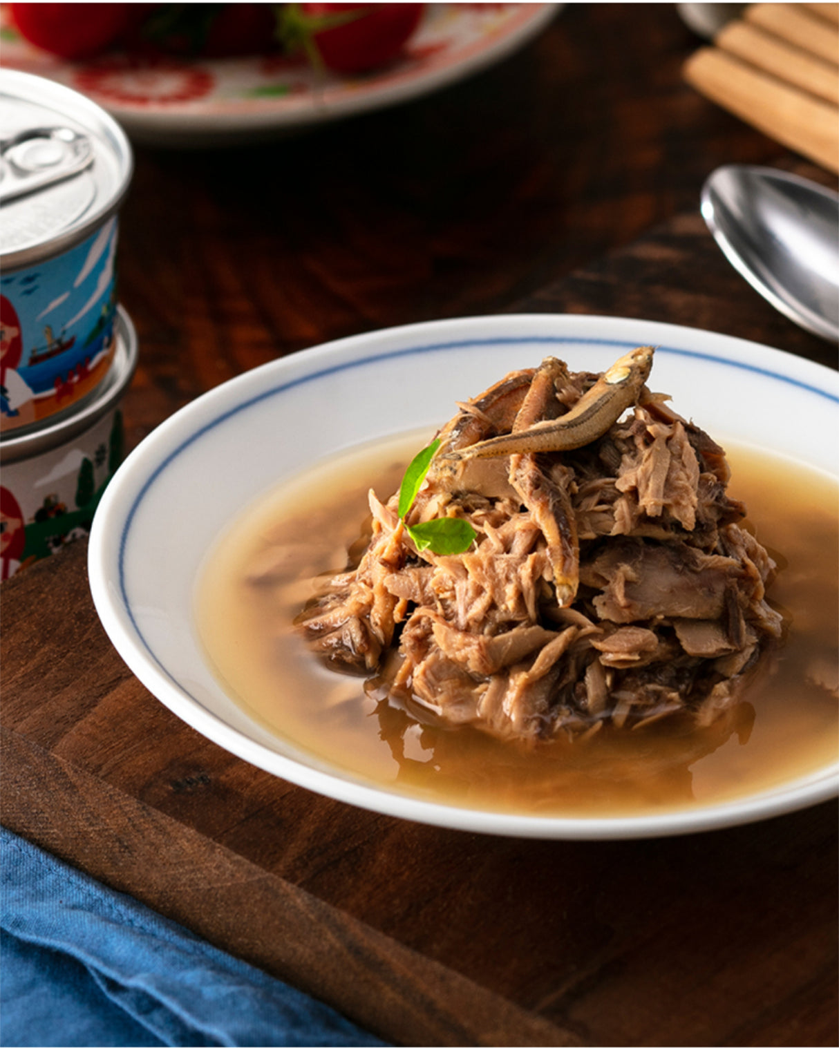 طعام القطط ناتشورال كيتي بالتونة والأنشوجة في المرق - 80 جرام-2