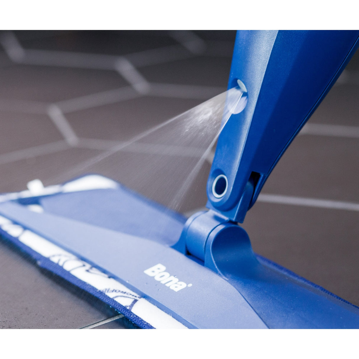 ممسحة فاخرة لرش الأسطح الصلبة من بونا أزرق