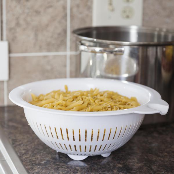 مصفاة بلاستيكية من ستيرلايت، أبيض