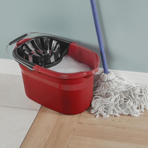 دلو بلاستيكي للممسحة من ستيرلايت، سعة 4.375 جالون، أحمر وأسود