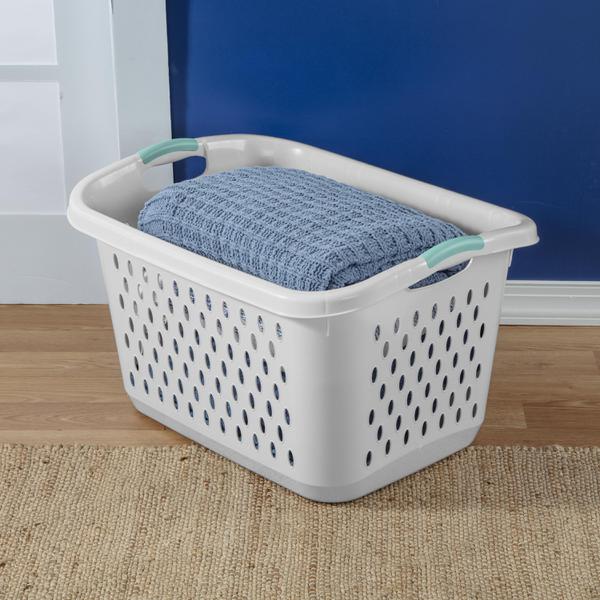 سلة غسيل بلاستيكية من ستيرلايت، سعة 2.7 بوشل، أبيض وكروم أزرق