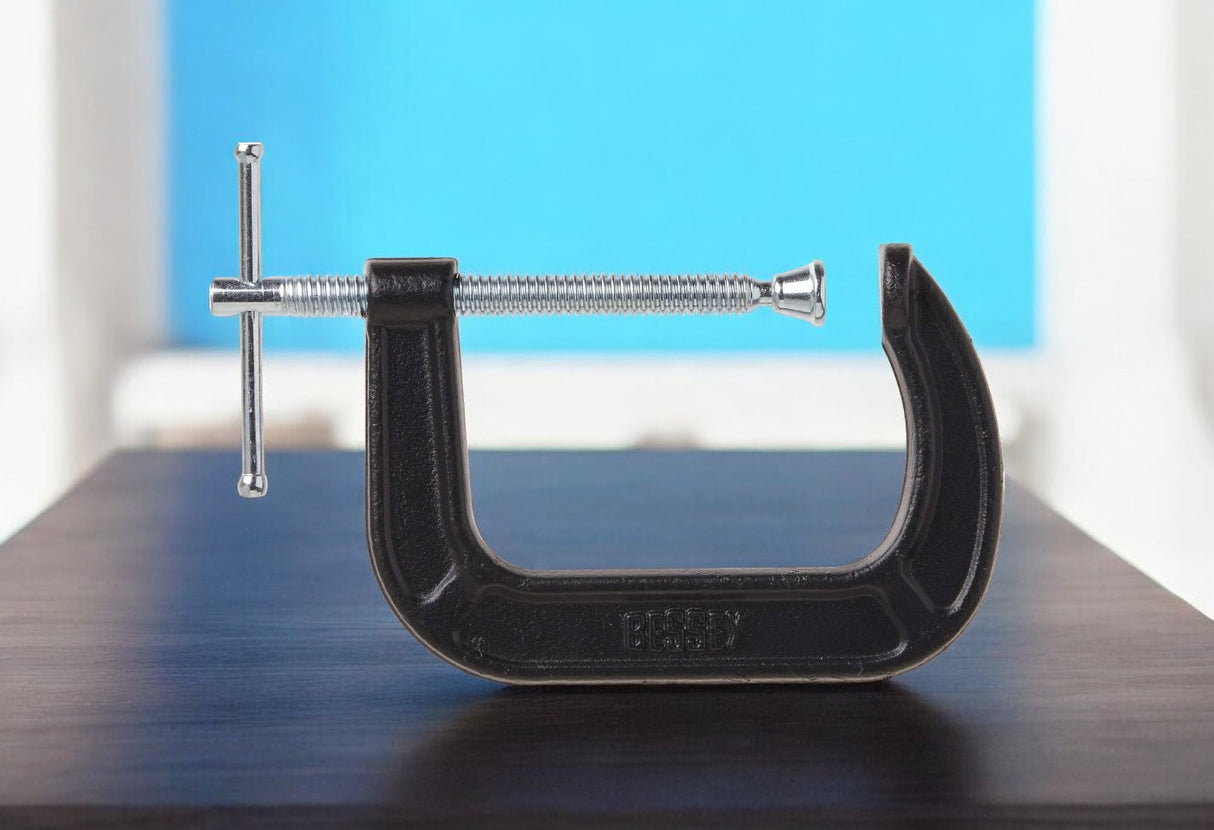 مشبك على شكل حرف C دروب فورجيد من بيسي، 4 بوصة - اسود وفضي