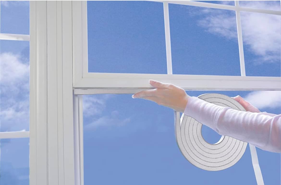 شريط عازل فروست كينج بولي فوم مقاس 1-1/2 × 1/4 بوصة، 17 قدم، أبيض