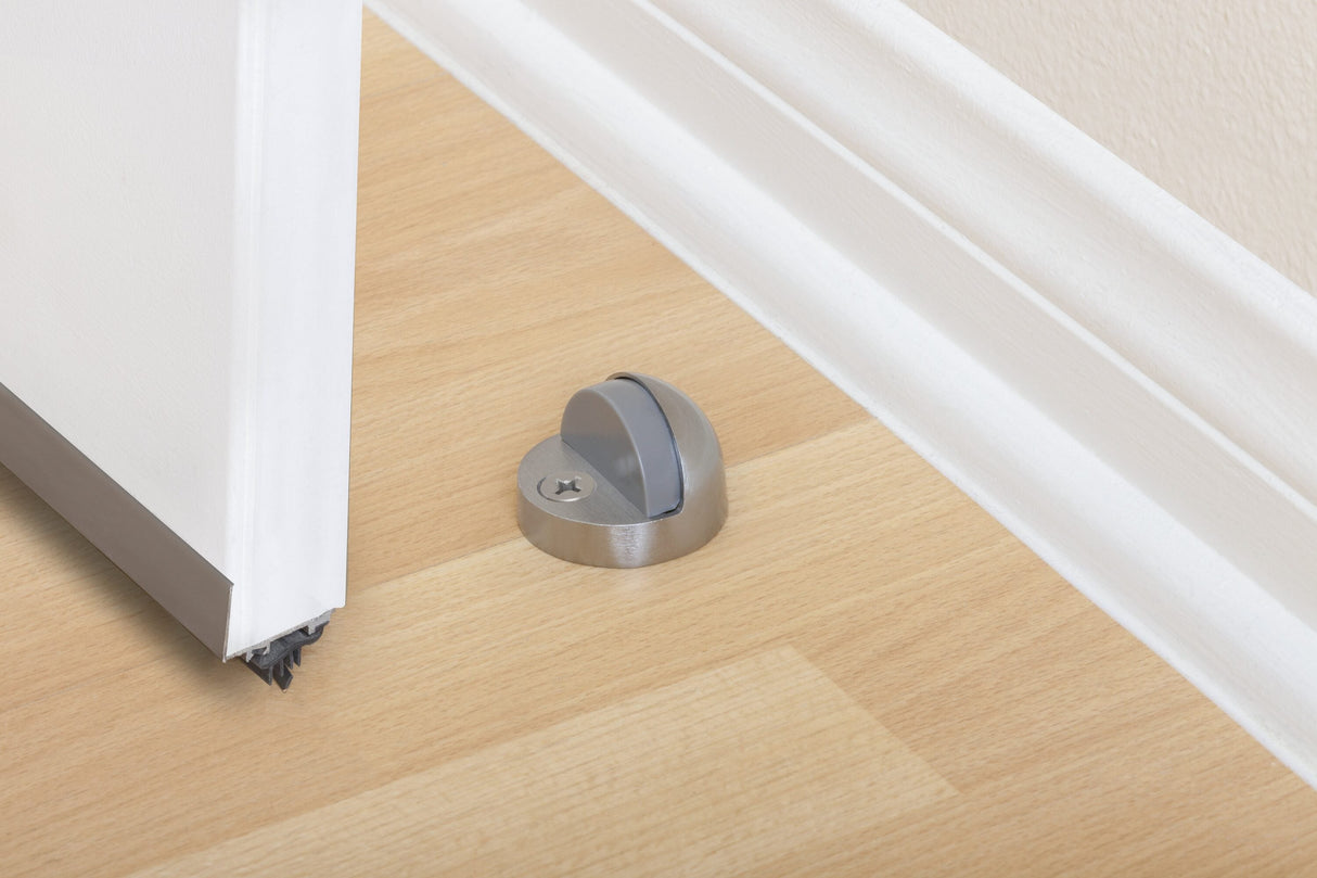 حاجز باب كروم مقبب مثبت على الأرض من ناشونال هاردوير، فضي