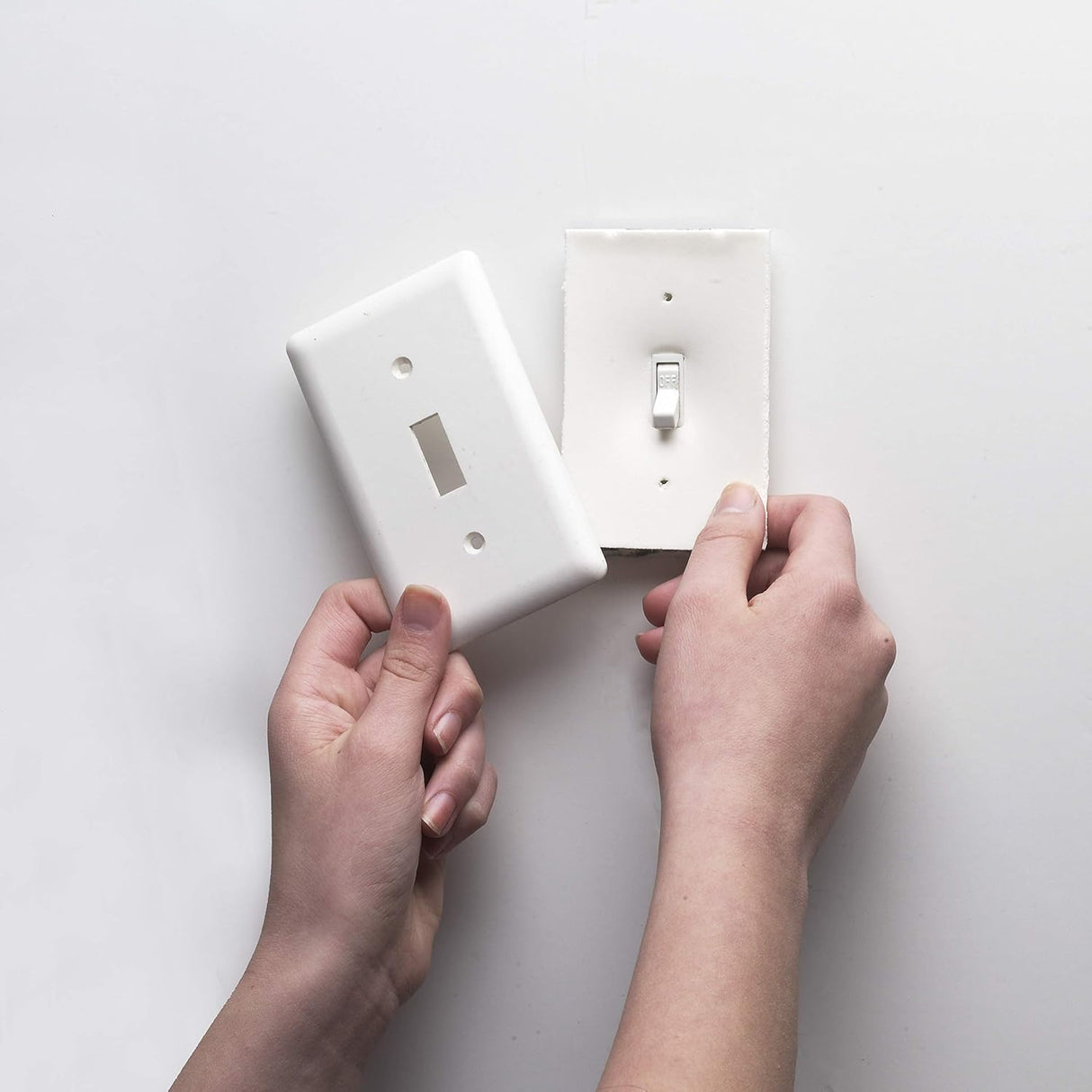 Frost King Electrical Switch Plugs, Pack of 6, White