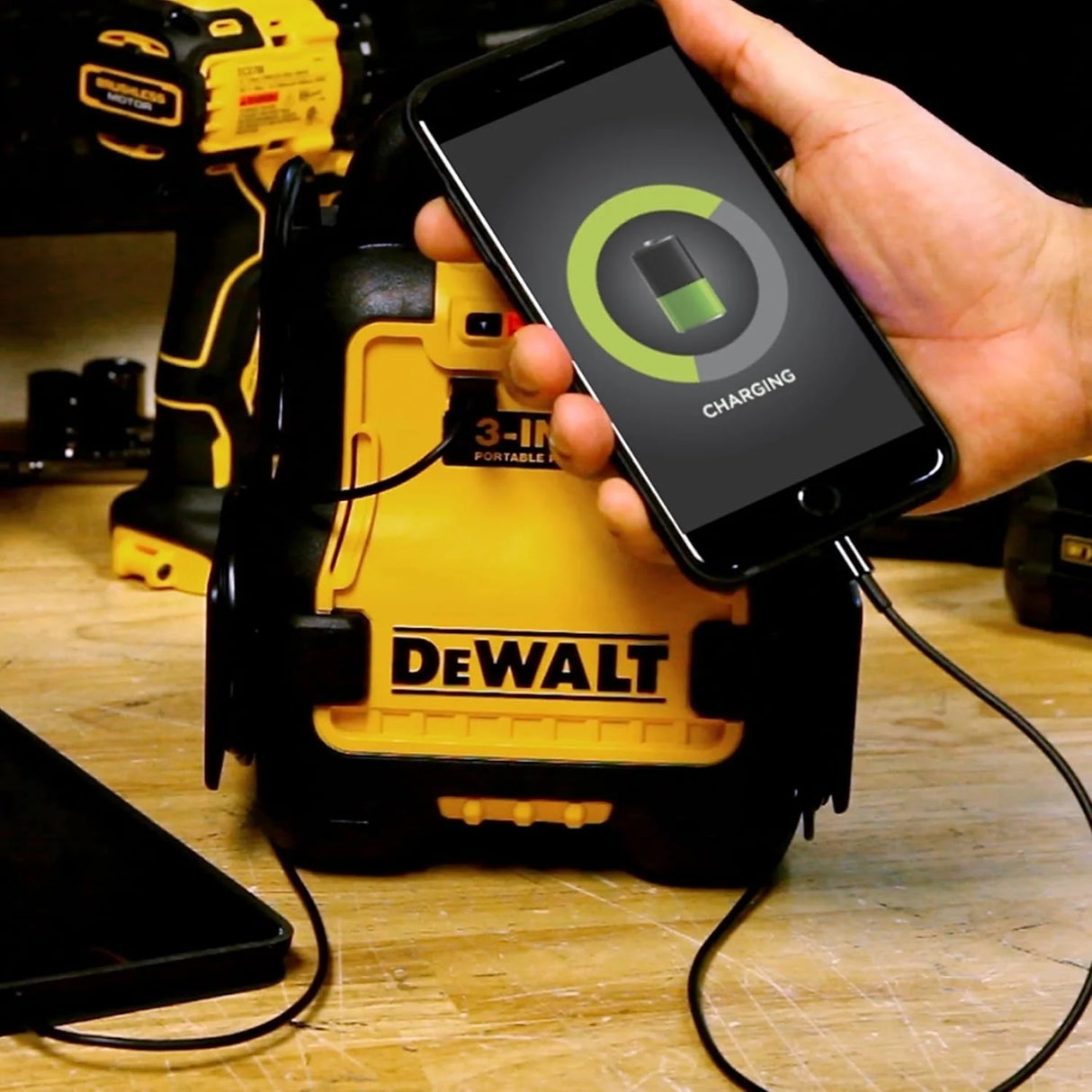 DeWalt Car Battery Jump Starter - 12V