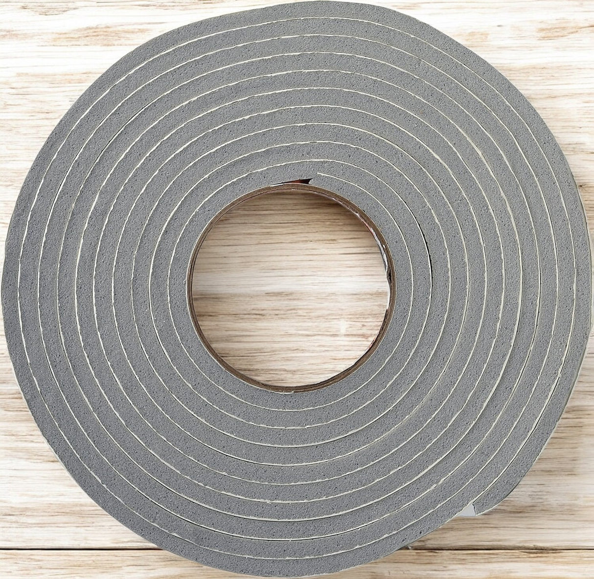 عازل فروست كينج ذاتي اللصق مطاطي مقاس 9/16 بوصة × 5/16 بوصة × 10 قدم، رمادي