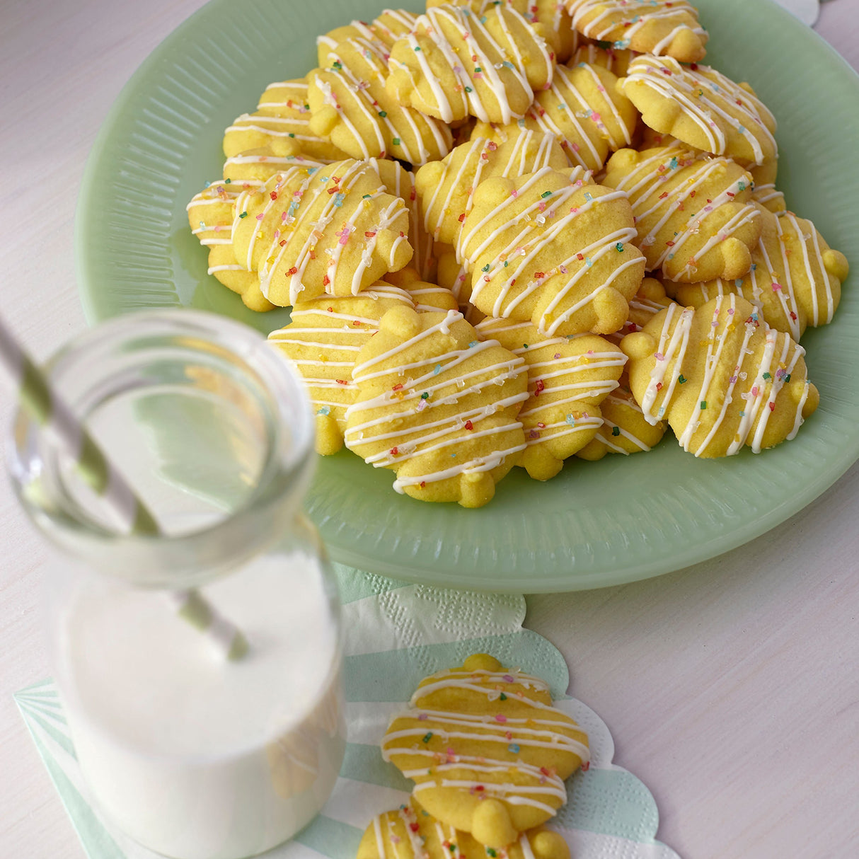 مكبس الكوكيز من ويلتون، 13 قطعة، أبيض