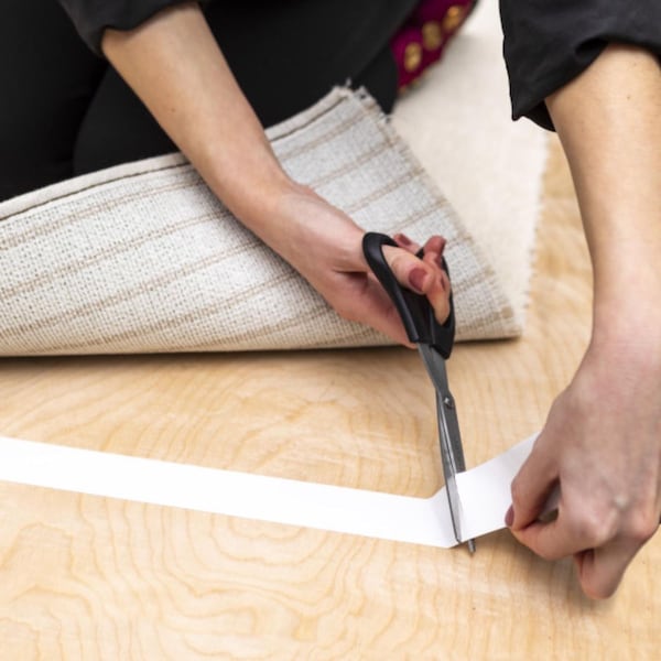 شريط لاصق داك لتثبيت السجاد، ابيض، 1.41 بوصة × 42 قدم