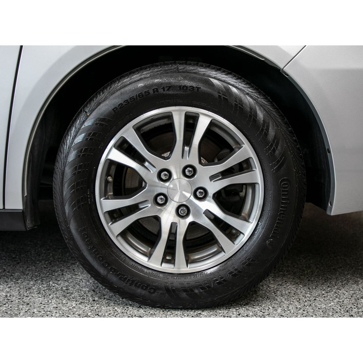 ماجوايرز هوت شاين – فوم تلميع الإطارات بلمعان قوي يدوم طويلًا – ٥٣٨ مل