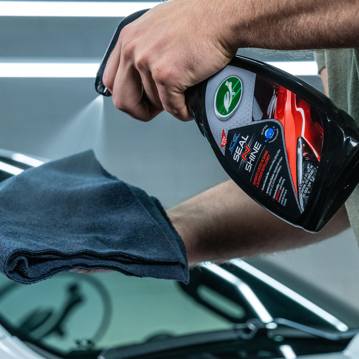 شمع هايبرد مانع للتسرب ايس سيل أند شاين من تيرتل واكس - 473 مل