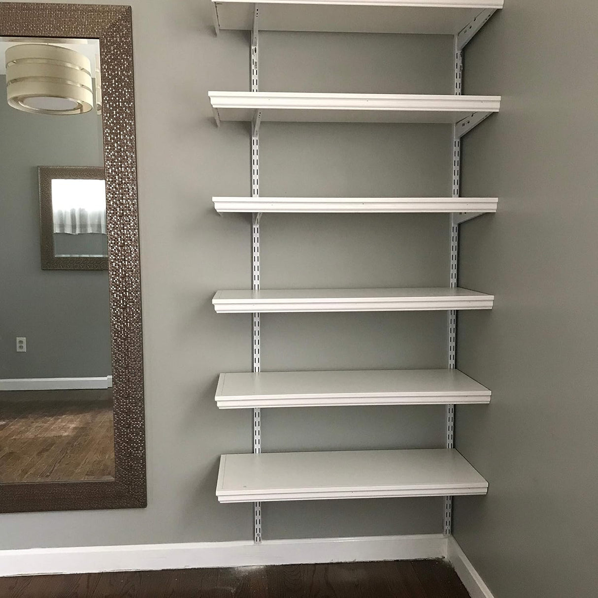 دعامات أرفف ناب اند فوغت متينه باللون الابيض مقاس 10 بوصة، قوة تحمل 320 رطل لكل زوج